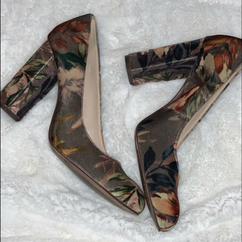 Nine West suede pumps